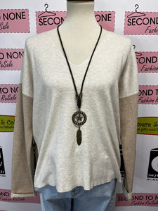 3 Tone V-Neck Sweater (Size M)