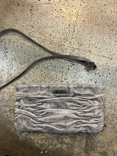 Charger l&#39;image dans la galerie, Michael Kors Ruched Convertible Silver Clutch
