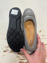 Load image into Gallery viewer, Clarks Silver Comfort Flats (Size 7)

