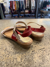 Load image into Gallery viewer, Spanish Made Red Multi Texture Sandals (Size 8/EU 39)
