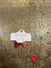 Cargar imagen en el visor de la galería, Red &amp; Gold Dainty Heart Necklace
