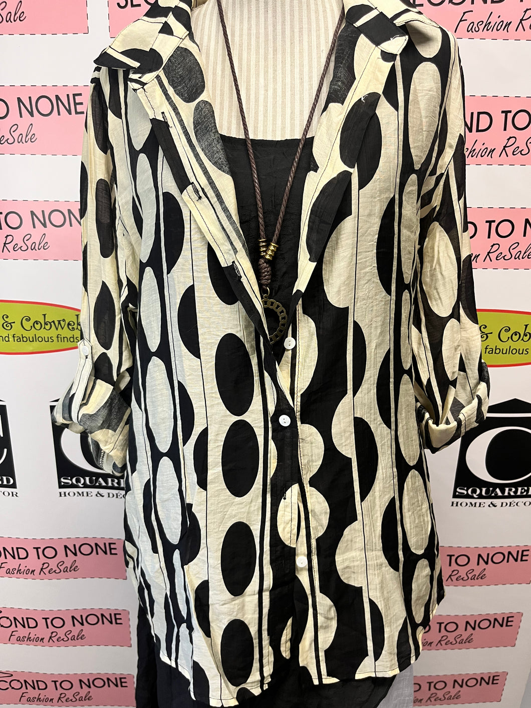 NWT Sheer Printed Button Down (Size 2XL)