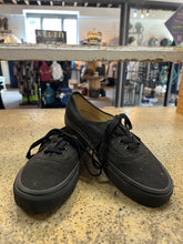 Charger l&#39;image dans la galerie, Vans Black ‘Authentic Shoe’ (Women’s 6.5/ Men’s 5)
