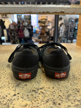 Charger l&#39;image dans la galerie, Vans Black ‘Authentic Shoe’ (Women’s 6.5/ Men’s 5)
