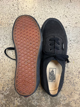 Charger l&#39;image dans la galerie, Vans Black ‘Authentic Shoe’ (Women’s 6.5/ Men’s 5)
