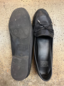 Mootsies Tootsies Black Loafers (Size 10)