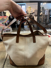 Charger l&#39;image dans la galerie, Coach Pebbled Leather Tote Bag
