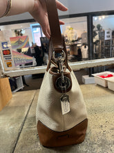 Charger l&#39;image dans la galerie, Coach Pebbled Leather Tote Bag
