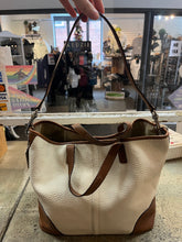 Charger l&#39;image dans la galerie, Coach Pebbled Leather Tote Bag
