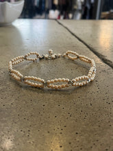 Cargar imagen en el visor de la galería, Peach Pearl &amp; Rhinestone Vintage Choker Necklace
