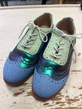 Charger l'image dans la galerie, Holographic Blue &amp; Green Oxford Lace Up Shoes (Size 8/EU 39)
