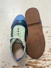 Charger l'image dans la galerie, Holographic Blue &amp; Green Oxford Lace Up Shoes (Size 8/EU 39)
