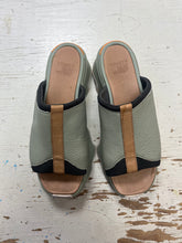 Charger l'image dans la galerie, Sorel Kinetic Impact Slide Sandals (Size 6.5)
