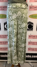 Charger l'image dans la galerie, Robert Louis Green Palm Leaf Pants (Size 2X)
