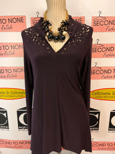 Cargar imagen en el visor de la galería, Sympli Plum Cutout Neckline Tunic (Size 8)
