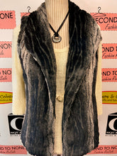Charger l'image dans la galerie, Tribal Faux Fur-Look Soft Vest (Size S)
