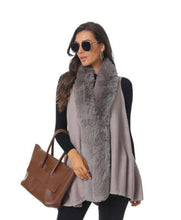 Cargar imagen en el visor de la galería, Faux Fur Trimmed Vest -One Size (4 Colors)
