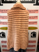 Cargar imagen en el visor de la galería, Made in Italy Pink Fuzzy Vest (Size L/XL)
