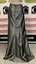 Charger l&#39;image dans la galerie, Alfred Angelo Gun Metal 2 PC Gown (Size 14)
