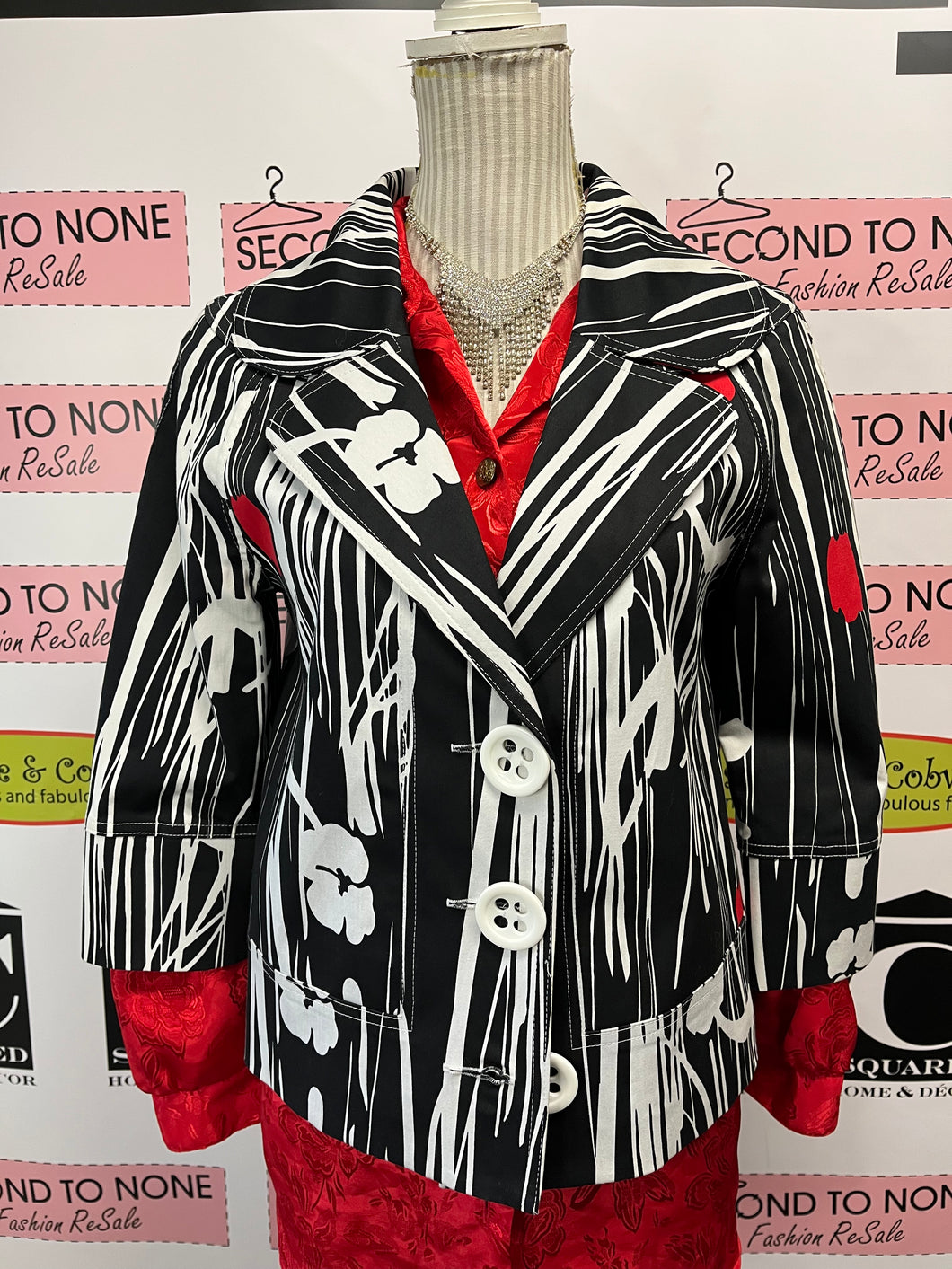 Joseph Ribkoff B&W Crop Jacket (Size 8)