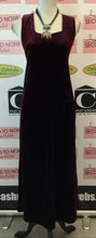 Cargar imagen en el visor de la galería, Vintage Velour Dress (Size 12)
