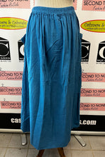 Cargar imagen en el visor de la galería, Anisa Fashions Blue Maxi Skirt (Size L/XL)
