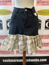 Load image into Gallery viewer, Upcycled Black Denim Skirt (Size M)
