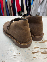 Load image into Gallery viewer, Clark’s Brown Leather Women’s Desert Boots (Size 7)
