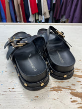 Cargar imagen en el visor de la galería, BCBGeneration Bamba Black Studded Sandals (Size 6.5/EU 37)
