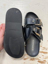 Cargar imagen en el visor de la galería, BCBGeneration Bamba Black Studded Sandals (Size 6.5/EU 37)
