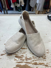 Cargar imagen en el visor de la galería, Clarks Breeze Step II Slip On Shoes (Size 11)
