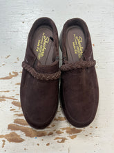 Cargar imagen en el visor de la galería, Sketchers Wide Fit Memory Foam Clog Slippers (Size 8.5)
