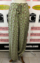 Load image into Gallery viewer, Classic Concepts Pull On Wide Leg Pants (Size L)

