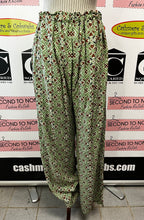 Load image into Gallery viewer, Classic Concepts Pull On Wide Leg Pants (Size L)
