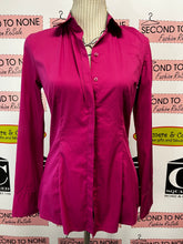 Load image into Gallery viewer, NWT S.Oliver Fuschia Blouse (Size 6)
