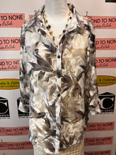 Charger l'image dans la galerie, Simply Noelle Floral Print Netted Overshirt (Size S/M)

