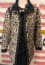 Charger l'image dans la galerie, Hilary Radley Quilted Animal Print Oversized Coat (Size L)
