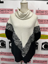 Load image into Gallery viewer, Banana Republic Cotton-Blend Poncho-Style Top (Size M)
