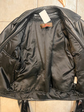 Cargar imagen en el visor de la galería, Men's Danier Leather Jacket (Size L)
