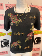 Cargar imagen en el visor de la galería, Fall Embroidered Floral Short Sleeve Top (Size Petite M/L)
