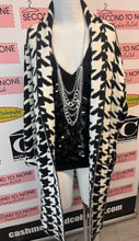 Cargar imagen en el visor de la galería, Pink Martini Houndstooth Long Coat (Size XL)

