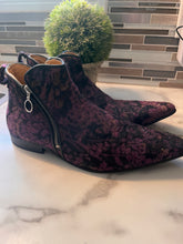 Cargar imagen en el visor de la galería, Men's Designer John Fluevog Tapestry Ankle Boot (Size 10)
