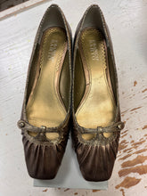 Load image into Gallery viewer, Franco Sarto Gold Leather Ballet Flats (Size 11)
