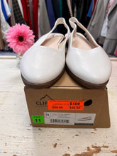 Charger l'image dans la galerie, NIB Cliffs White Flat Sling Shoes (Size 11)
