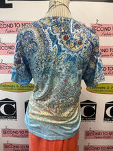 Cargar imagen en el visor de la galería, NWT Creation Bling Paisley T-Shirt (Size XXL)
