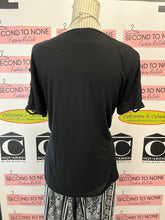 Cargar imagen en el visor de la galería, Yest Cold Shoulder Tee (Size 12)
