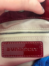 Cargar imagen en el visor de la galería, Burberry Berry Nova Stars Supernova Check Tote (Authentic, Gently Used)
