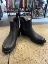 Load image into Gallery viewer, The Original Muck Boot Co. Derby Ankle Boot (Size 9)
