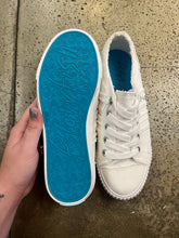 Load image into Gallery viewer, Blowfish Blaine Braid White Sneakers (Size 8)

