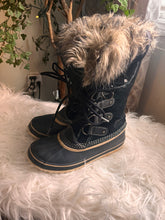 Load image into Gallery viewer, Sorel "Joan of Arctic" Women's Waterproof Boots (Size 9)
